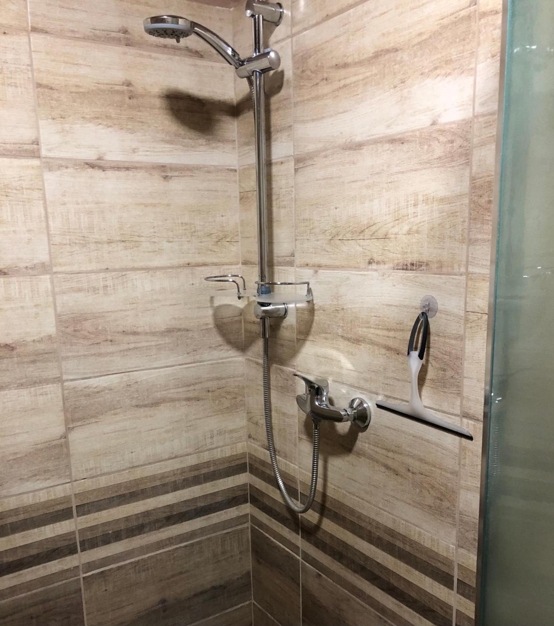 Lidia Vendeghaz Hotel Тата Екстериор снимка