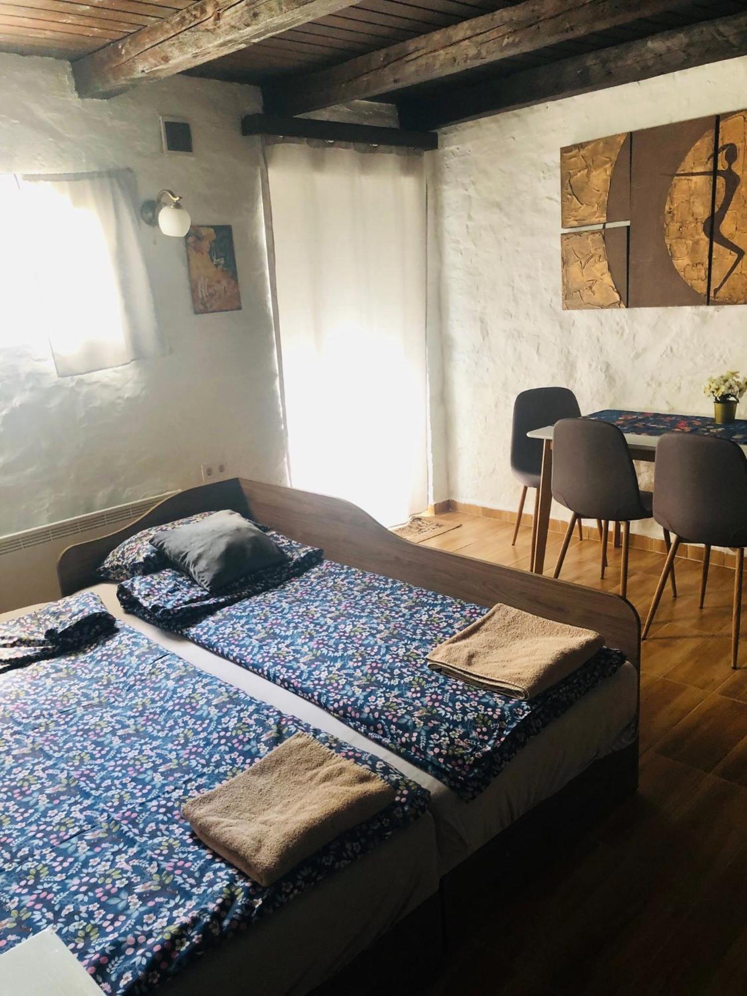 Lidia Vendeghaz Hotel Тата Екстериор снимка